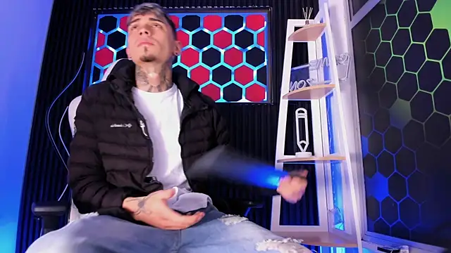 Max Hader  online show from March 2026 02:45:01 AM