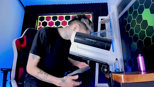 Max Hader  online show from April 2026 03:13:02 AM