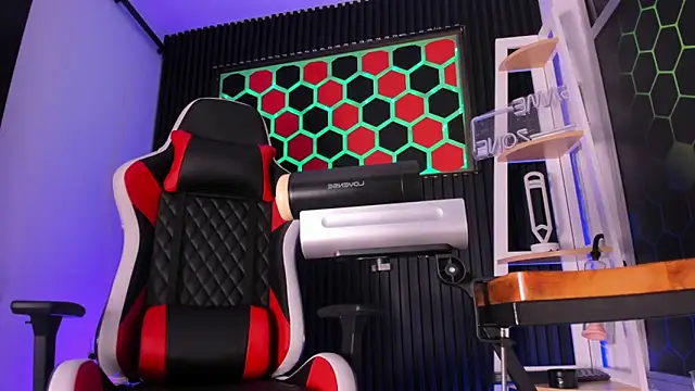 Max Hader  online show from April 2026 04:14:01 AM