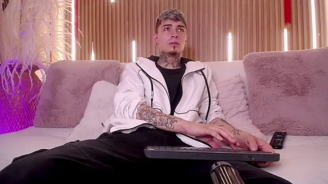 Max Hader  online show from March 2026 03:12:01 AM