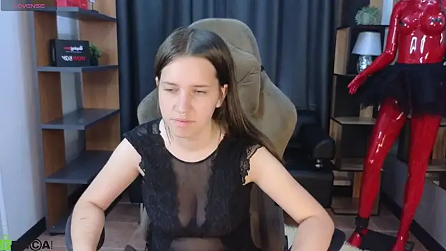 Molly Miavka online show from June 2026 06:41:02 AM