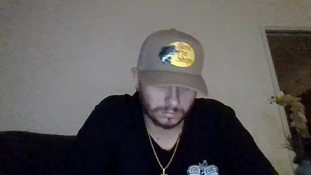 Snapshot of TallHungandCloudy69 chatting on April 2026 04:40:01 AM TallHungandCloudy69 online show from April 2026 04:40:01 AM