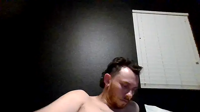 Snapshot of TallHungandCloudy69 chatting on May 2026 06:33:02 AM TallHungandCloudy69 online show from May 2026 06:33:02 AM