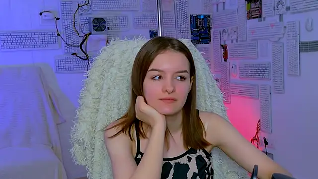 Snapshot of KellieBanshe chatting on June 2026 05:12:01 AM KellieBanshe online show from June 2026 05:12:01 AM