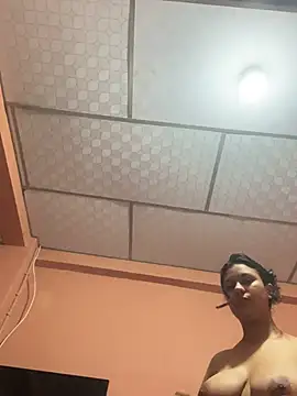 Snapshot of brownxlips1 chatting on March 2026 05:21:01 PM brownxlips1 online show from March 2026 05:21:01 PM