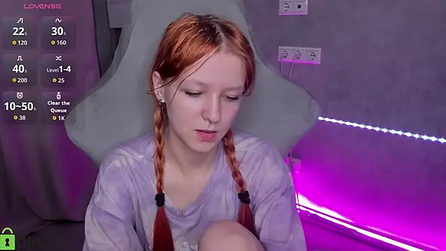 Emma Dusk online show from May 2026 11:14:03 PM