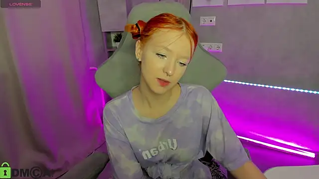 Emma Dusk online show from April 2026 01:42:02 AM