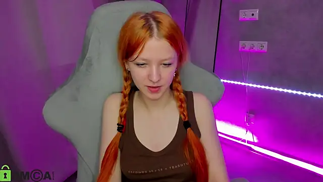 Emma Dusk online show from May 2026 12:40:01 AM
