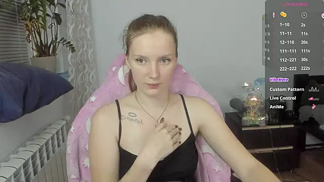 Snapshot of Mary_Blu chatting on November 2025 10:47:01 PM Mary Blu online show from November 2025 10:47:01 PM