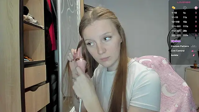 Snapshot of Mary_Blu chatting on October 2025 12:39:02 PM Mary Blu online show from October 2025 12:39:02 PM