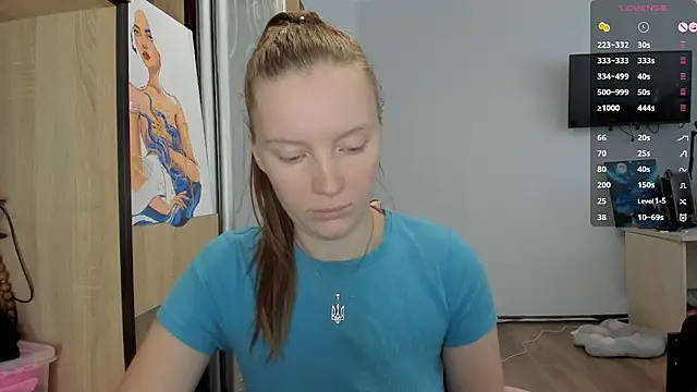 Mary Blu online show from October 2025 07:54:01 AM