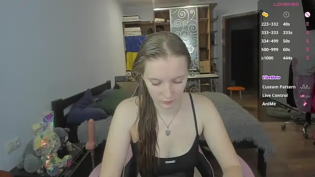 Snapshot of Mary_Blu chatting on November 2025 12:27:02 PM Mary Blu online show from November 2025 12:27:02 PM