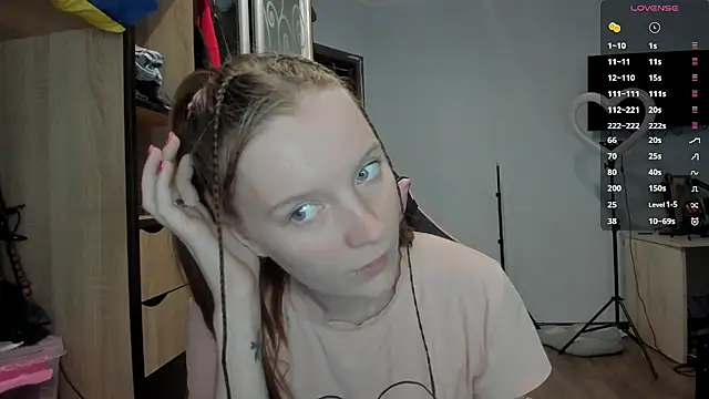 Mary Blu online show from October 2025 08:59:01 AM