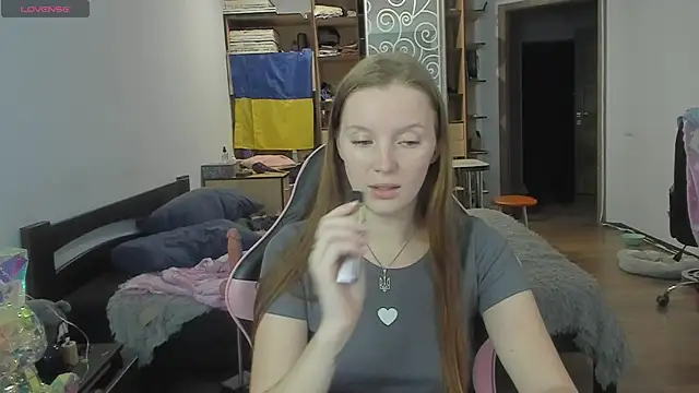 Snapshot of Mary_Blu chatting on November 2025 04:18:02 PM Mary Blu online show from November 2025 04:18:02 PM