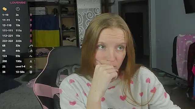 Snapshot of Mary_Blu chatting on December 2025 02:00:01 AM Mary Blu online show from December 2025 02:00:01 AM