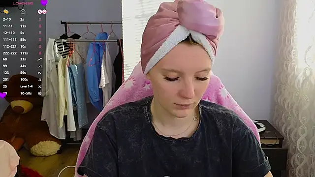 Mary Blu online show from April 2026 03:52:01 AM