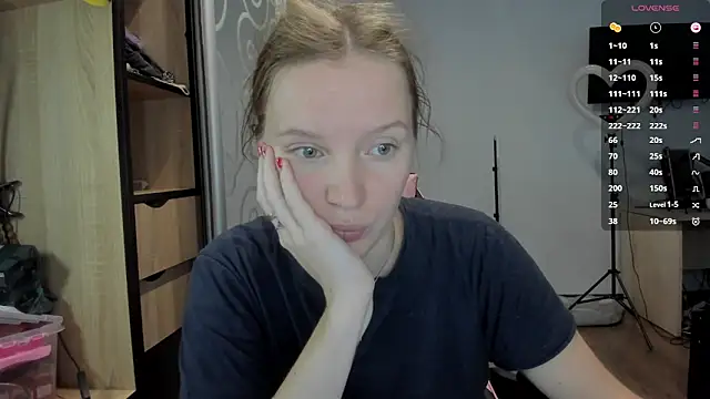 Mary Blu online show from October 2025 08:27:02 AM