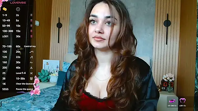Snapshot of KatarinaHeaven chatting on April 2026 07:44:01 AM KatarinaHeaven online show from April 2026 07:44:01 AM