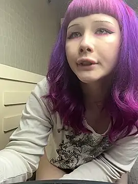 AlexaGudz online show from April 2026 07:59:02 PM