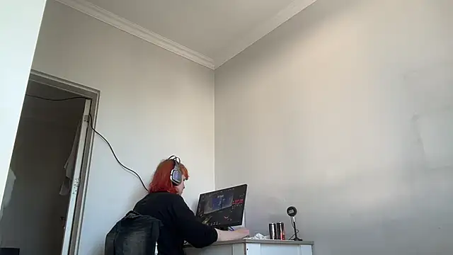 Snapshot of AlexaGudz chatting on June 2026 11:44:02 AM AlexaGudz online show from June 2026 11:44:02 AM
