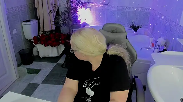 ViolaSmithh online show from April 2026 09:38:01 AM