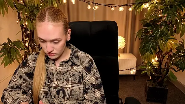 JenniferCamprell online show from March 2026 04:17:01 PM