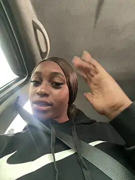 LiaTrainor online show from March 2026 12:48:01 PM