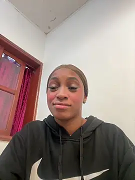 LiaTrainor online show from March 2026 12:42:02 PM