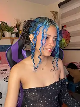 Franchezcaa  online show from April 2026 01:39:01 PM