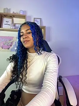 Franchezcaa  online show from April 2026 05:53:01 PM