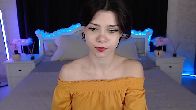 llittle-peachh online show from March 2026 06:25:02 PM