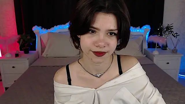 llittle-peachh online show from March 2026 12:23:02 PM