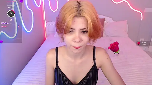 llittle-peachh online show from April 2026 02:12:02 PM