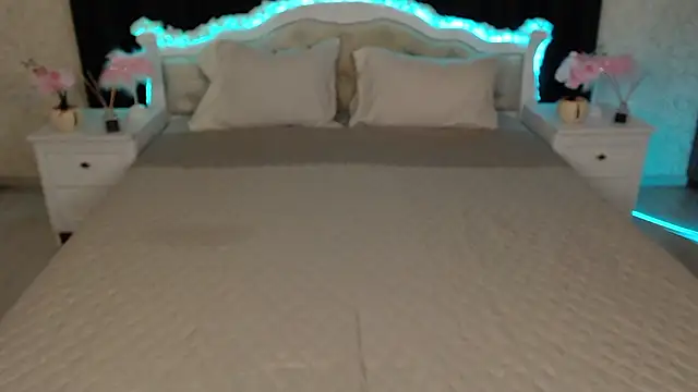 llittle-peachh online show from March 2026 05:42:01 PM