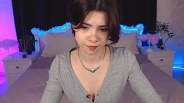 llittle-peachh online show from March 2026 04:01:02 PM