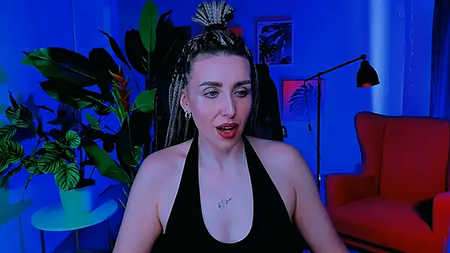 Snapshot of MonicaRiley chatting on May 2026 01:33:01 PM MonicaRiley online show from May 2026 01:33:01 PM