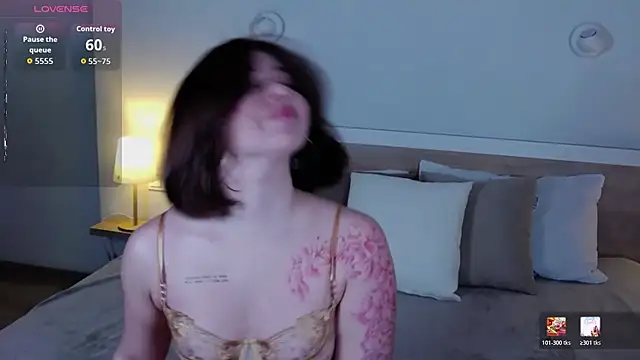 HermioneMoon online show from March 2026 04:00:01 PM