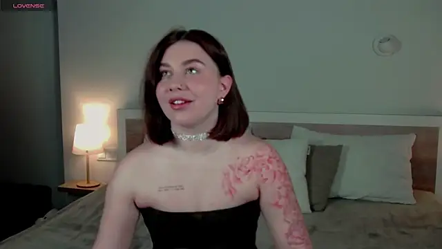 HermioneMoon online show from March 2026 04:19:01 PM