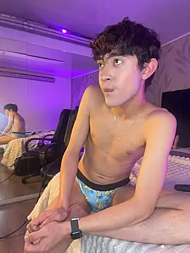 MatthewMoore  online show from April 2026 12:13:02 AM