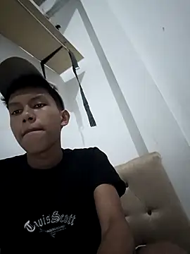 ElJohan5 online show from May 2026 10:46:02 PM