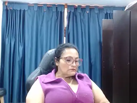  BellaNocturna online show from April 2026 10:26:02 PM