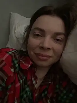 Luna2547 online show from April 2026 04:52:02 AM