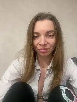 Luna2547 online show from March 2026 08:49:02 PM