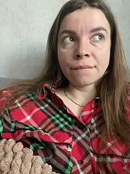 Luna2547 online show from April 2026 04:14:01 AM