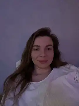 Luna2547 online show from March 2026 06:21:01 PM