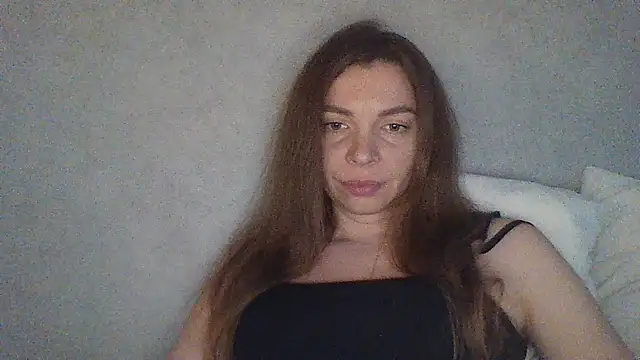 Luna2547 online show from April 2026 04:31:01 PM