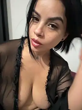 Snapshot of AriannaSmyth chatting on June 2026 10:38:01 AM AriannaSmyth online show from June 2026 10:38:01 AM