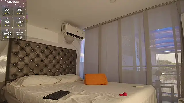 LauriLenix online show from March 2026 05:35:01 PM