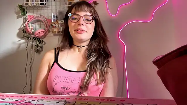 Snapshot of ThaoSankar chatting on March 2026 06:04:02 PM ThaoSankar online show from March 2026 06:04:02 PM