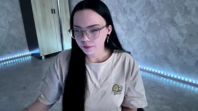 AlisNoire online show from March 2026 02:50:02 PM